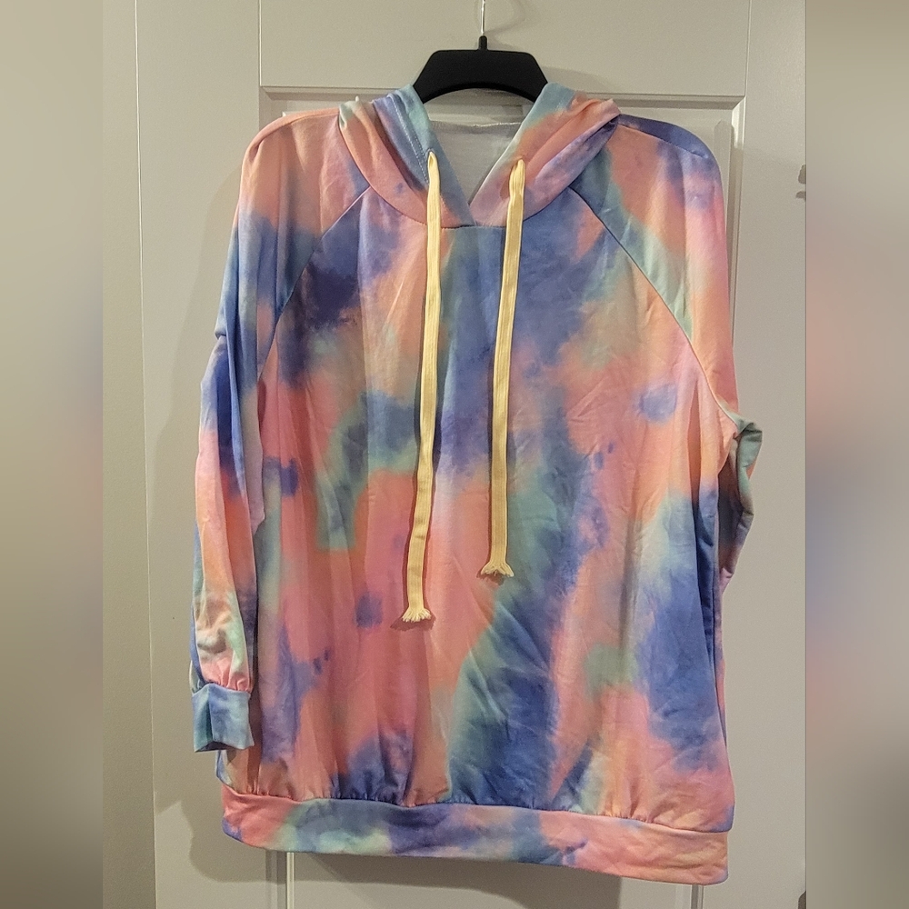 SHEIN Curve Multicolor Tie-Dye Top